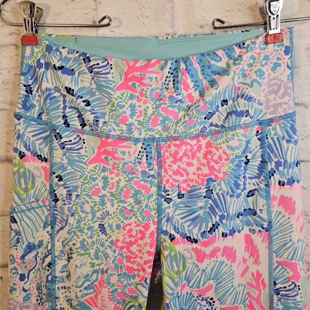 Lilly Pulitzer Luxletic Weekender Crop Leggings Shell Of A Party Women Medium - Picture 3 of 8